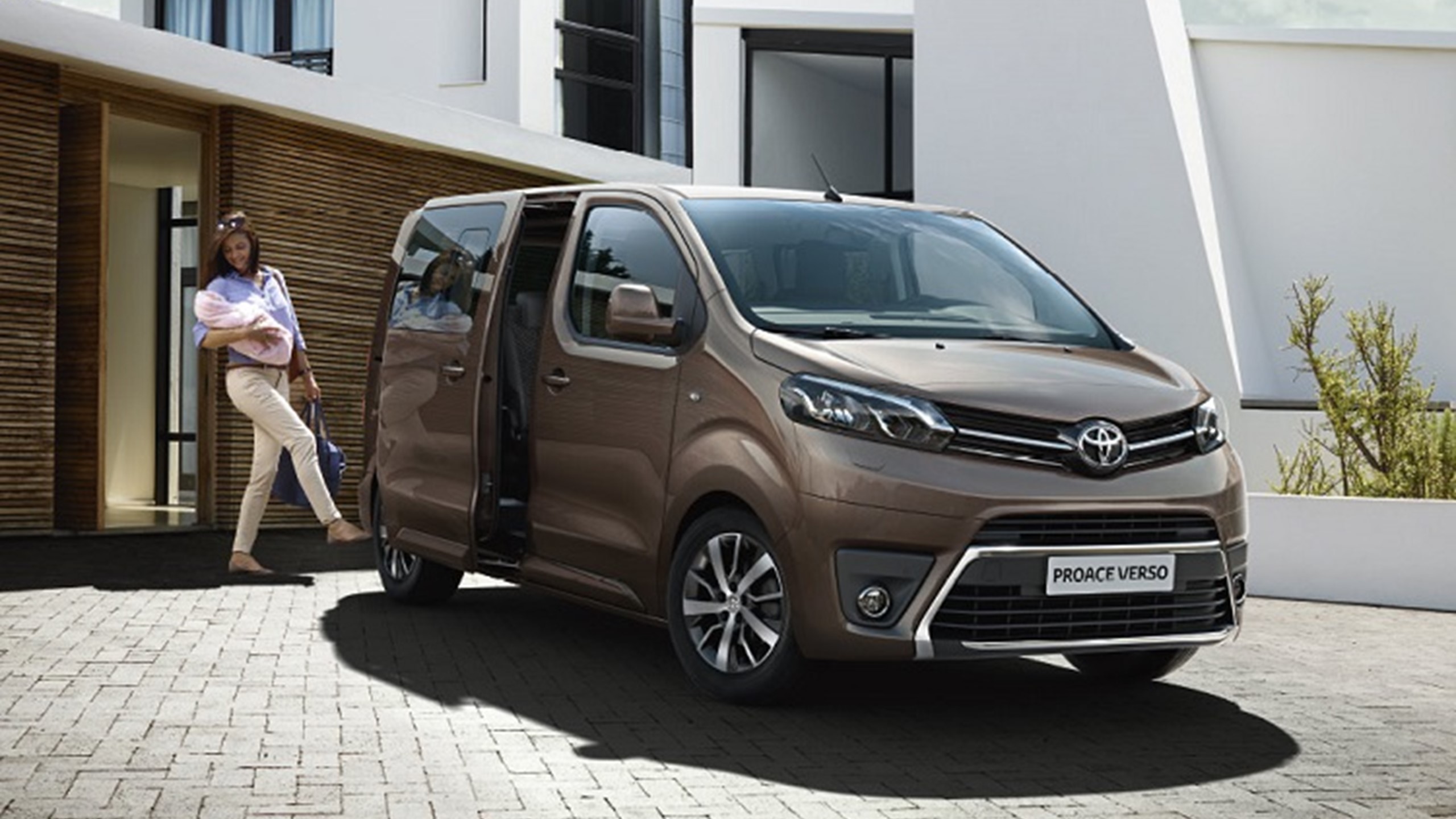 Toyota Proace Verso 2016 Exterior Tme 003 A Full Tcm 25 697784 750X577