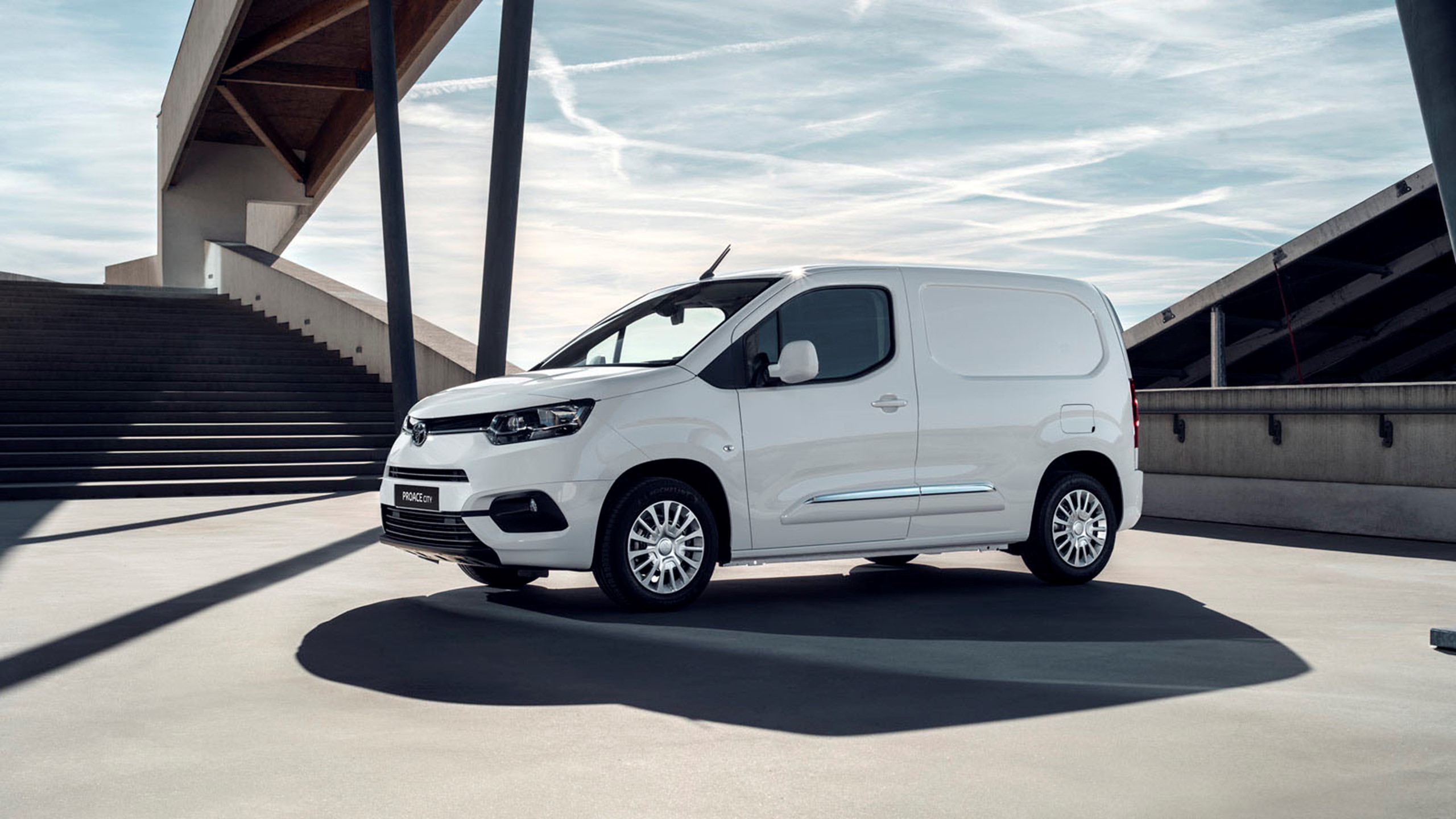 Toyota Proace City Side 1600X900