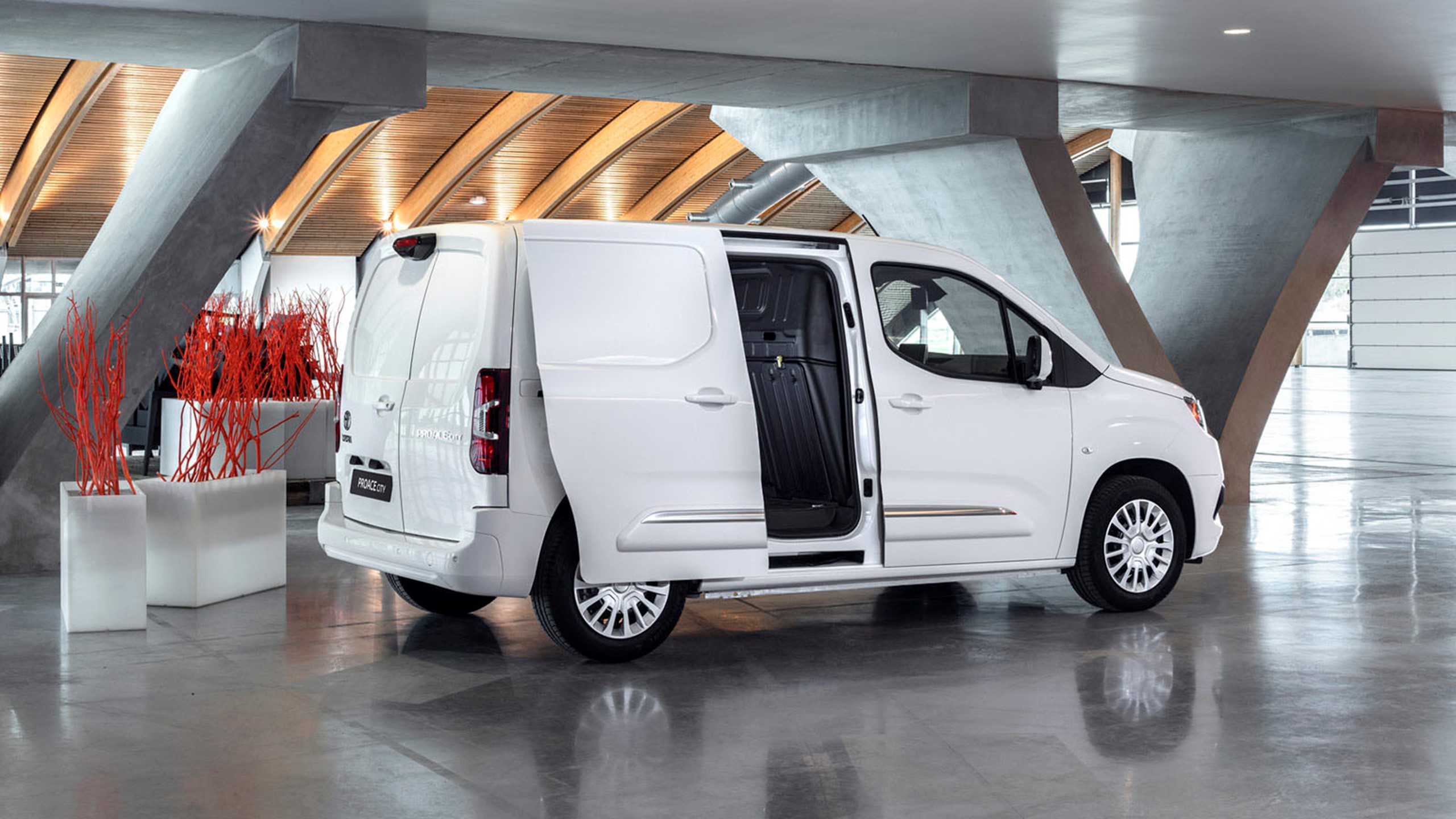 Toyota Proace City Skyde Doer 1600X900 (1)