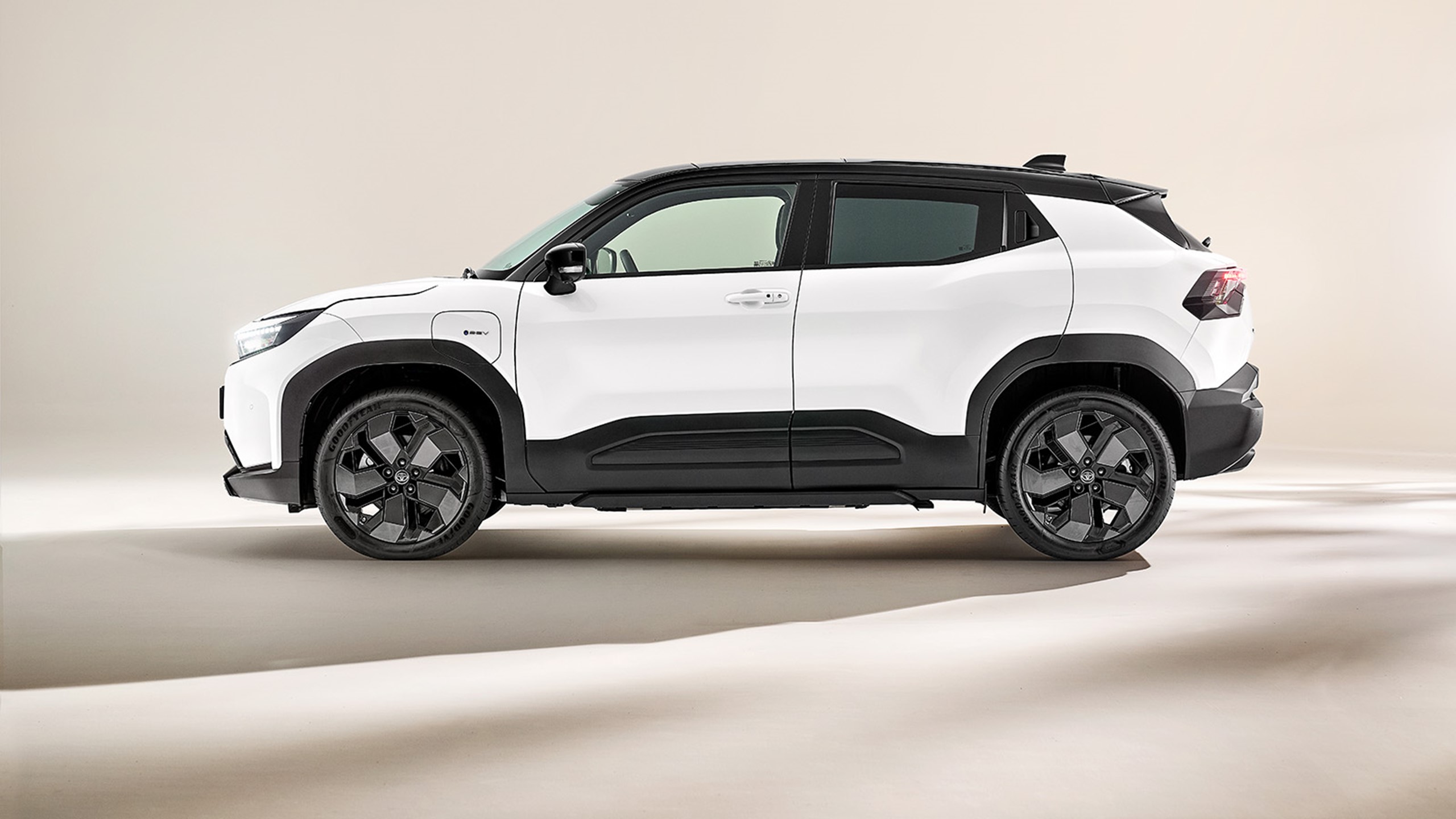 2025toyotaurbancruiser05-1600x900.jpg